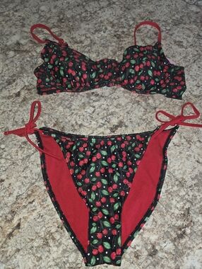 Wild Fable Black Cherry Print Bikini with Red Accents Bikini NWT ❤️